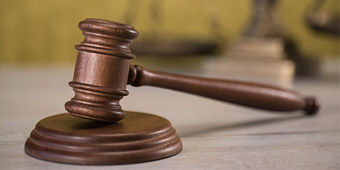 刑事案件已经到了检察院用不用请律师？