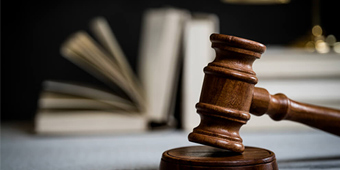 刑事案件什么阶段请律师比较好？
