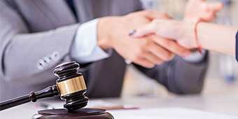 北京刑事案件一次可以请几个辩护律师？