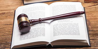 刑事案件“关系”重要还是专业律师重要？