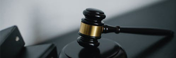刑事案件选本地律师还是北京律师？
