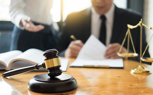 刑事犯罪侦查阶段律师可以会见犯罪嫌疑人吗？(图1)